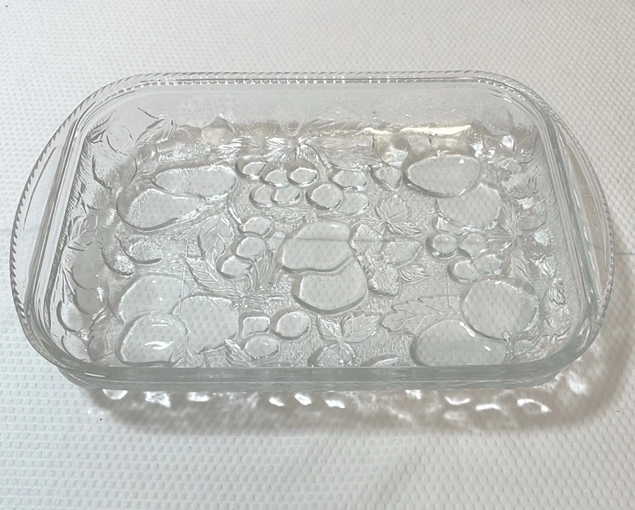 Libbey Orchard Embossed Fruit Clear 14” x 9.75” Bakeware.
