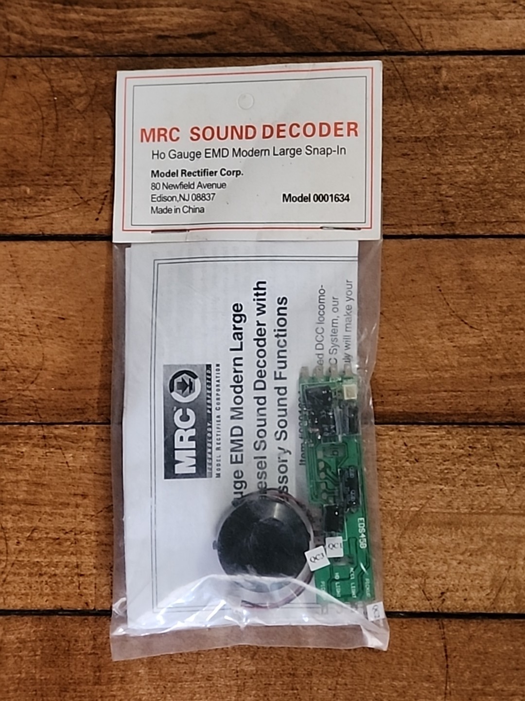 MRC 1634 HO EMD Modern Large Snap-in Diesel Sound Decoder 17