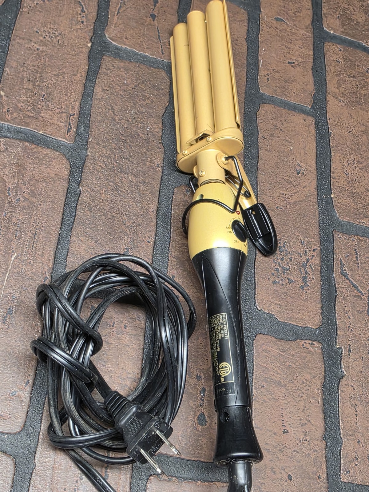 GOLD 'N HOT PROFESSIONAL CERAMIC TRIPLE BARREL WAVING IRON