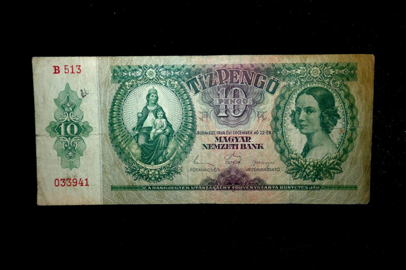 Hungary  10 pengo  P100  cir