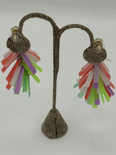 Kendra Scott Justyne Rainbow Statement Earrings in Orange Purple Green Mix - Foto 8 di 8
