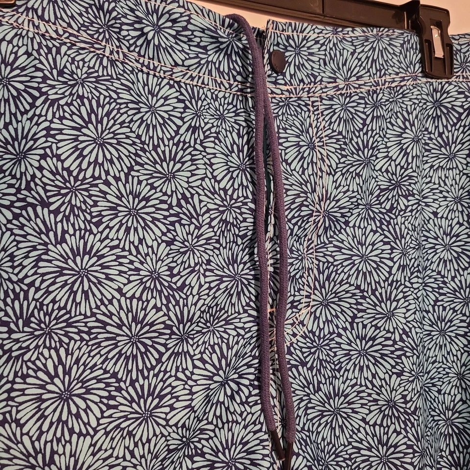 Pantalones Cortos Nautica Talla Grande Turquesa y Negro con Cintura Elástica. Foto 3 de 4