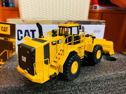 Caterpillar Cat 988K Wheel Loader 1/50 Scale Model By DieCast Masters DM85901 - Picture 6 of 8