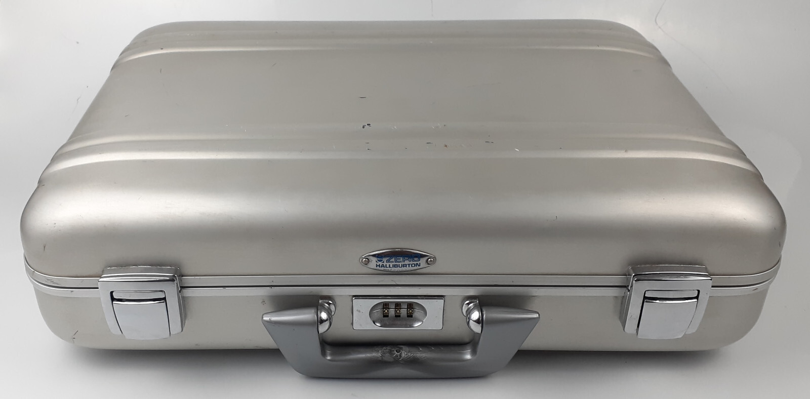 Zero Halliburton Silver Briefcase Attache Case Aluminum Combo Lock