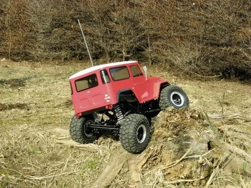 Auto radiocomandata elettrica Tamiya 1/10 n. 405 Toyota Land Cruiser 40... - Immagine 3 di 3