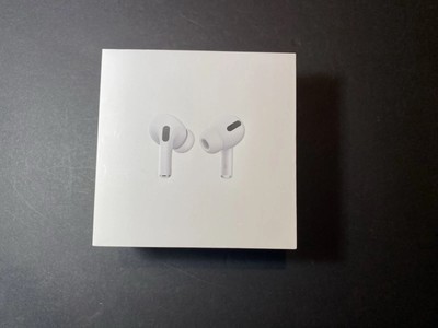 Working Apple AirPods Pro with MagSafe Charging Case. Gen 1. *Adult Owned**NICE*