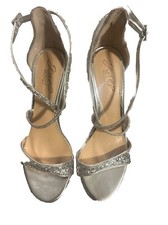Jewel Badgley Mischka Women's Metallic Glitter Evening Shoe In Silver Size 7