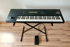 ## Korg M1 Synthesizer Workstation inkl. Stä...