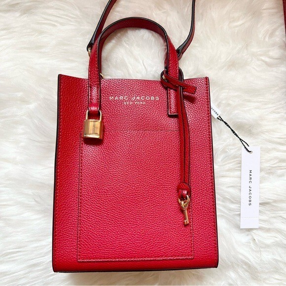 セール☆MARC JACOBS  THE TOTE MICRO Marc Jacobs The Tote MICRO WIMB New Size + PLUS SIZE MOD