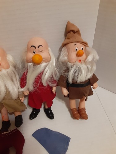 Vintage 7 Dwarfs Figurines Rare Bikin Disney Snow White And The Seven Dwarfs - Picture 5 of 8