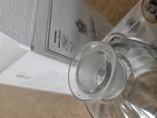 GENUINE EMPTY CREED AVENTUS FOR HER 250ml BOTTLE - Picture 4 of 7