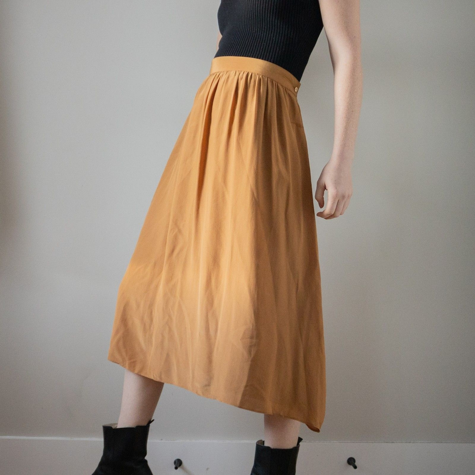 Vintage 80s Yellow Gold Silk Midi Minimalist Festival Pleated Women's Midi Skirt