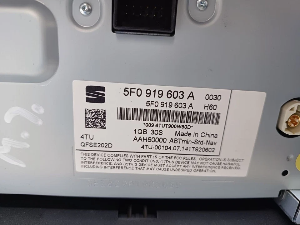 SEAT LEON FR MK3 RADIO STEREO SAT NAV SYSTEM HEAD UNIT 5F0919603A - Image 4 of 4