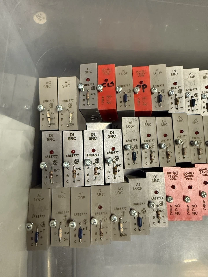 Lote de módulos Fisher - AI Loop, DI SRC, PI SRC, AO SRC, bobina de 24 VDC Foto 2 de 4