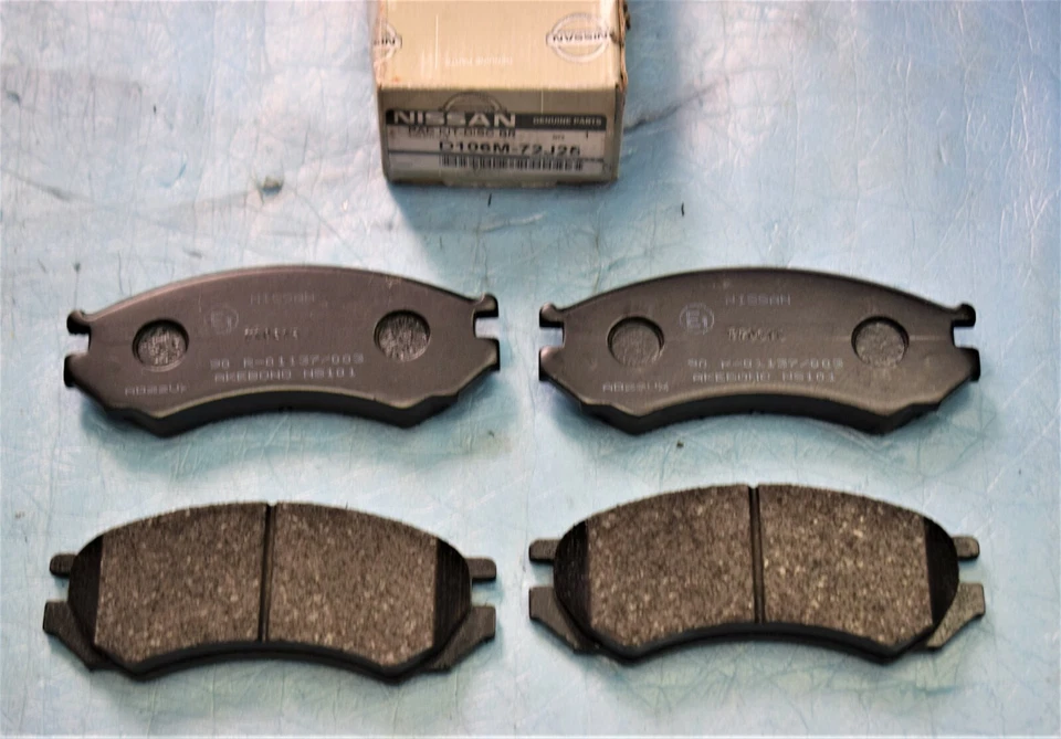 plaquettes de frein avant origine NISSAN PRIMERA HATCHBACK (P10) neuf - Photo 1/1