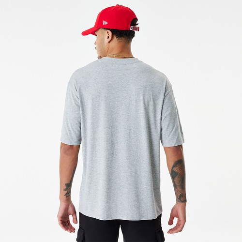 Gorra New Era Para Hombre NFL Tampa Bay Buccaneers Gráfico Guión Sobre Talla Camiseta - Imagen 5 de 7