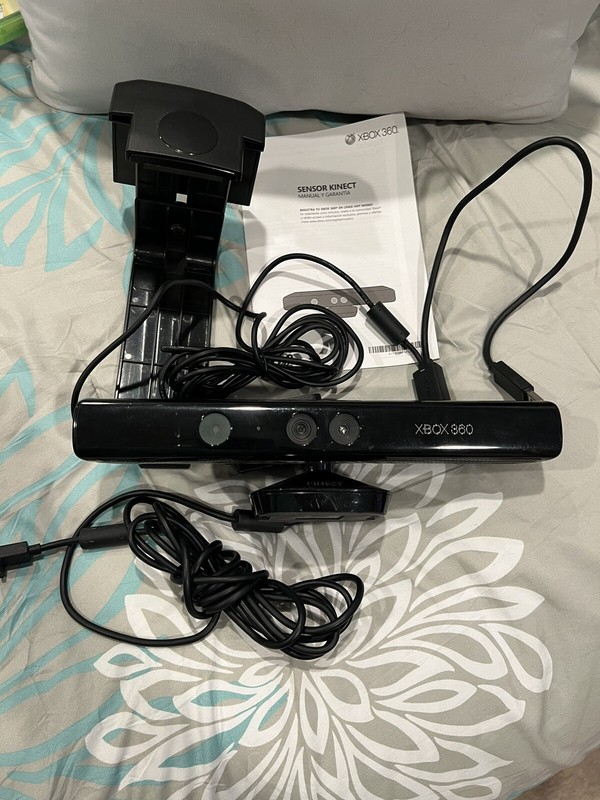 Microsoft Kinect Sensor for XBox 360 With 2 Games