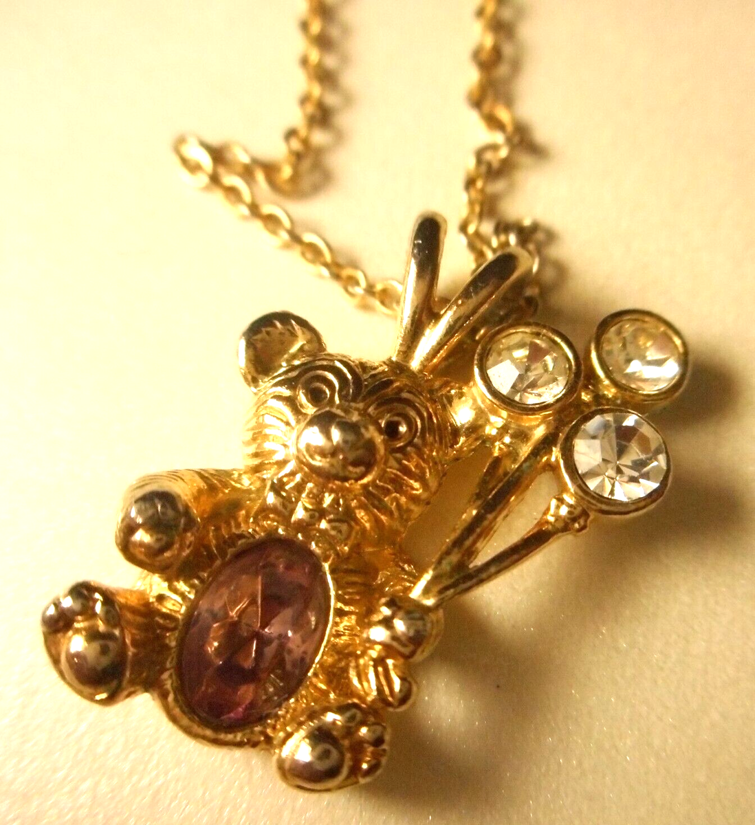 DM 99 Vtg Goldtone Pink/White Stones Bear w Balloons Pendant