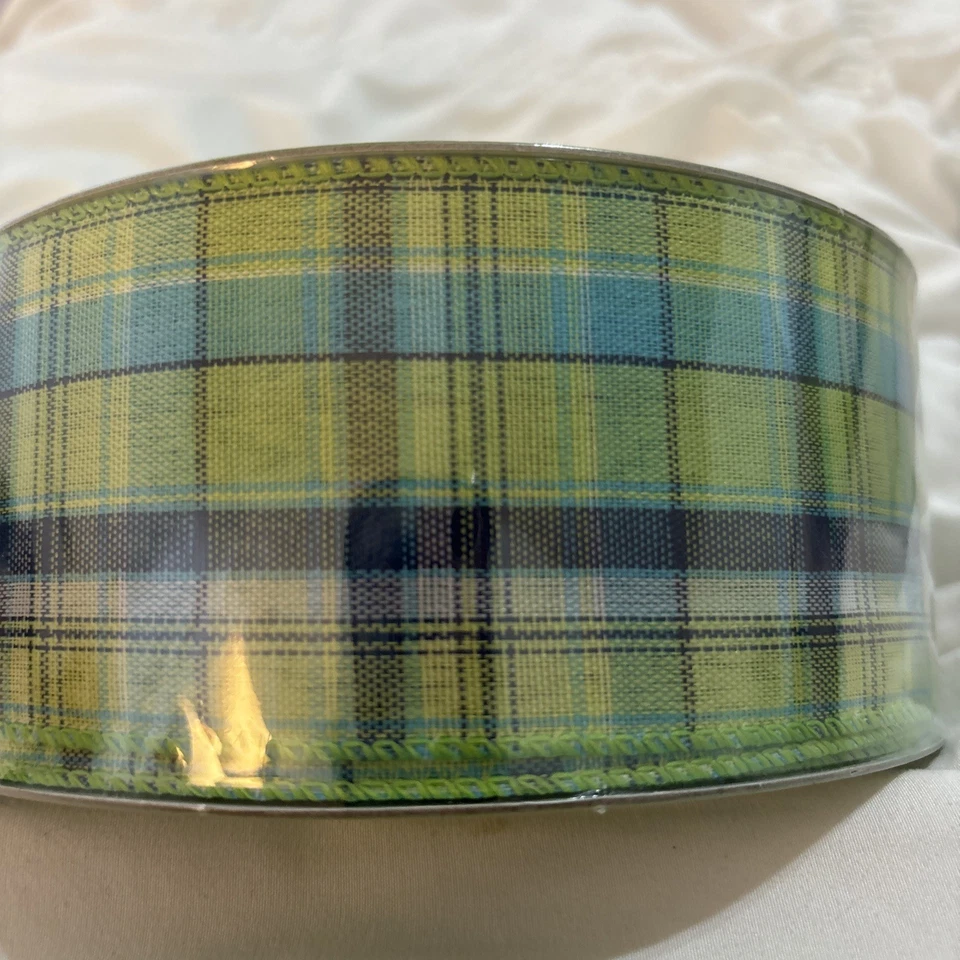 Member's Mark Premium Wired Edge Ribbon 2.5" Wide x 50 Yards - Assorted Patterns - Image 2 of 4