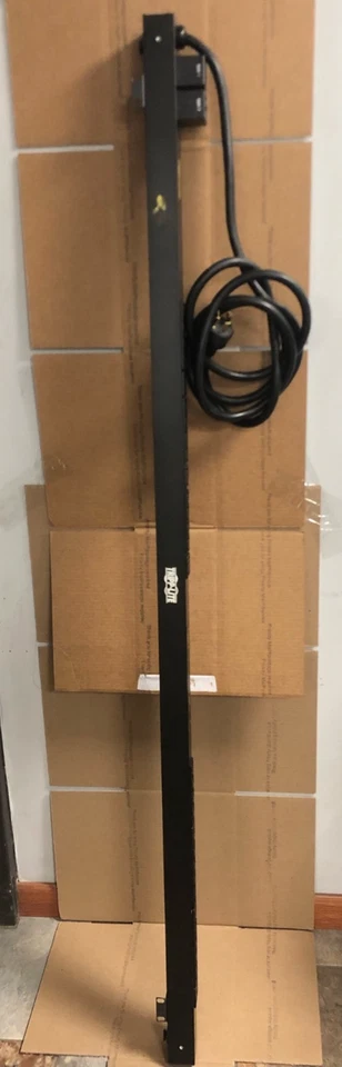 PDUMV30HV TRIPPLITE PDU 208/240V OUTLETS 6-C19 & 24-C13 L6-30P 10FT CORD - Image 2 of 4