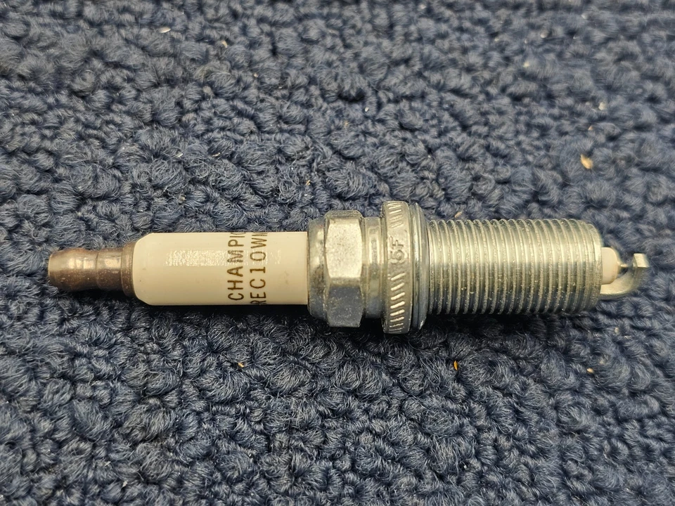 (CANTIDAD 5) Bujía Champion 9010 REC10WMPB compatible con Mitsubishi Outlander 2004-2006 Foto 4 de 4