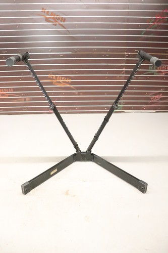 Ultimate Support V-Stand Pro V-Style Stojak na klawiaturę czarny - Zdjęcie 6 z 11