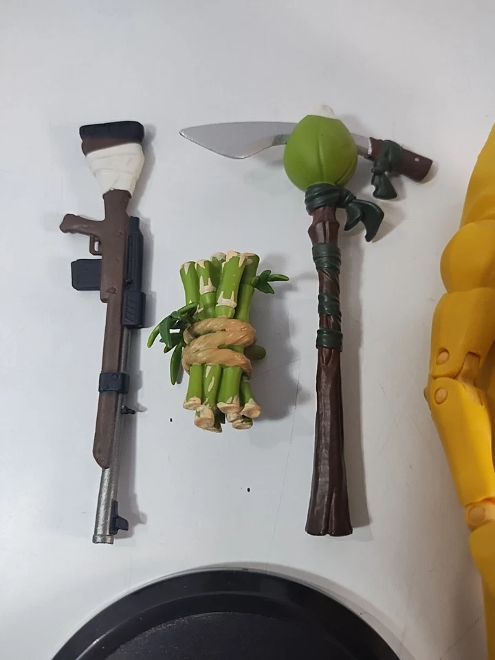 Figura de acción Fortnite Peely Deluxe con soporte y accesorios McFarlane Toys 2019 Foto 3 de 4