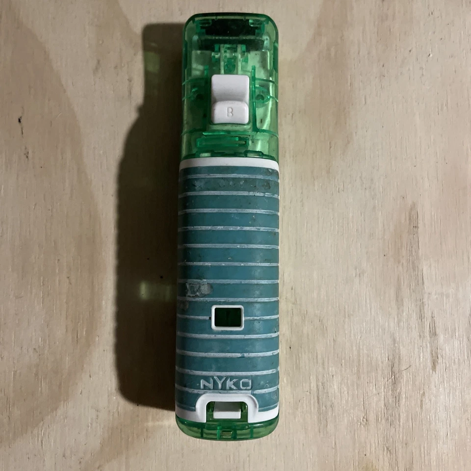 Mando a distancia para juego Nintendo Wii Green Rock Candy Wiimote Foto 2 de 4