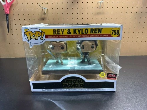Funko Pop Moments Star Wars Rey & Kylo Ren Target (Exclusive) #758 / Damaged Box