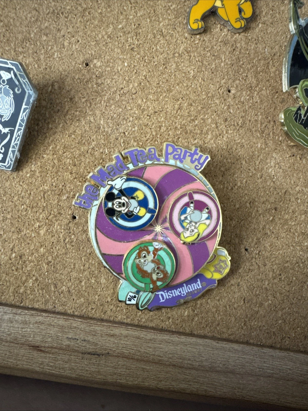 2008 Disney Pin Mad Tea Party Ride 3D Spinner Disneyland Resort Pin Trading