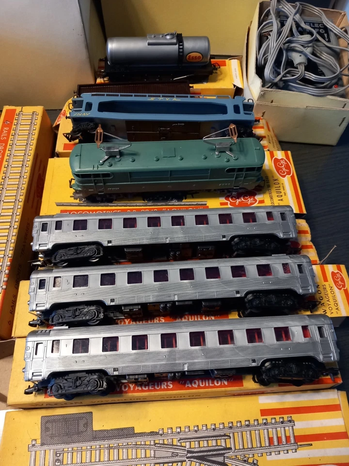 Train  electrique Gégé Grand Coffret Aquilon Ho BB 9240 - Photo 3/4
