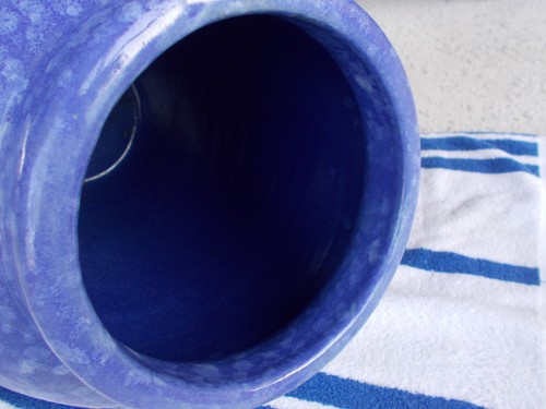 1940's McCoy 15" Stoneware Oil Jar MOTTLED BLUE White Floor Vase - Picture 10 of 17