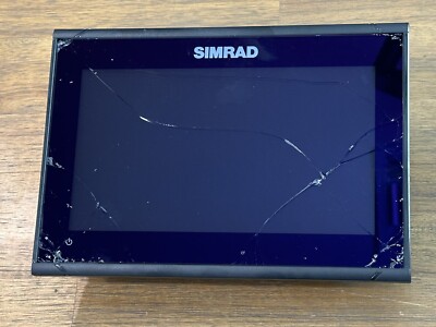 Simrad GO9- XSE 9'' C-Map Discover Chartplotter Head Unit ONLY! (Cracked Screen)