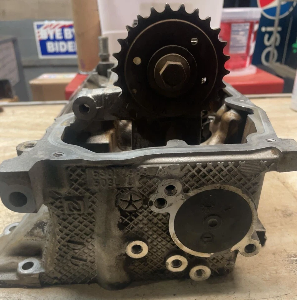 2005-2006 DAKOTA DURANGO RAM 1500 LIBERTY LEFT SIDE ENGINE CYLINDER HEAD 3.7L - Image 2 of 4