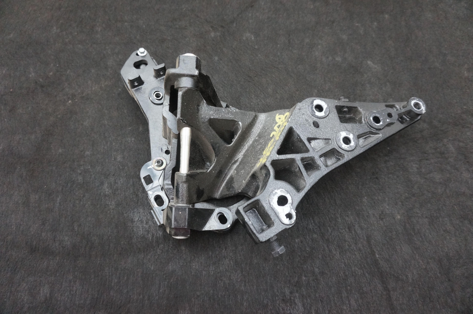 Front Right Passenger Side Door Hinge Bracket Assembly OEM McLaren 650S 2015