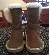OshKosh B'gosh Fur Boots With Gold Glitter Piping Size 5 Adjustable Buckle