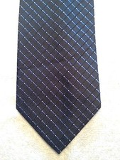 VAN HEUSEN MENS TIE 3.75 X 59 BLACK WITH BLUE LINE ACCENTS
