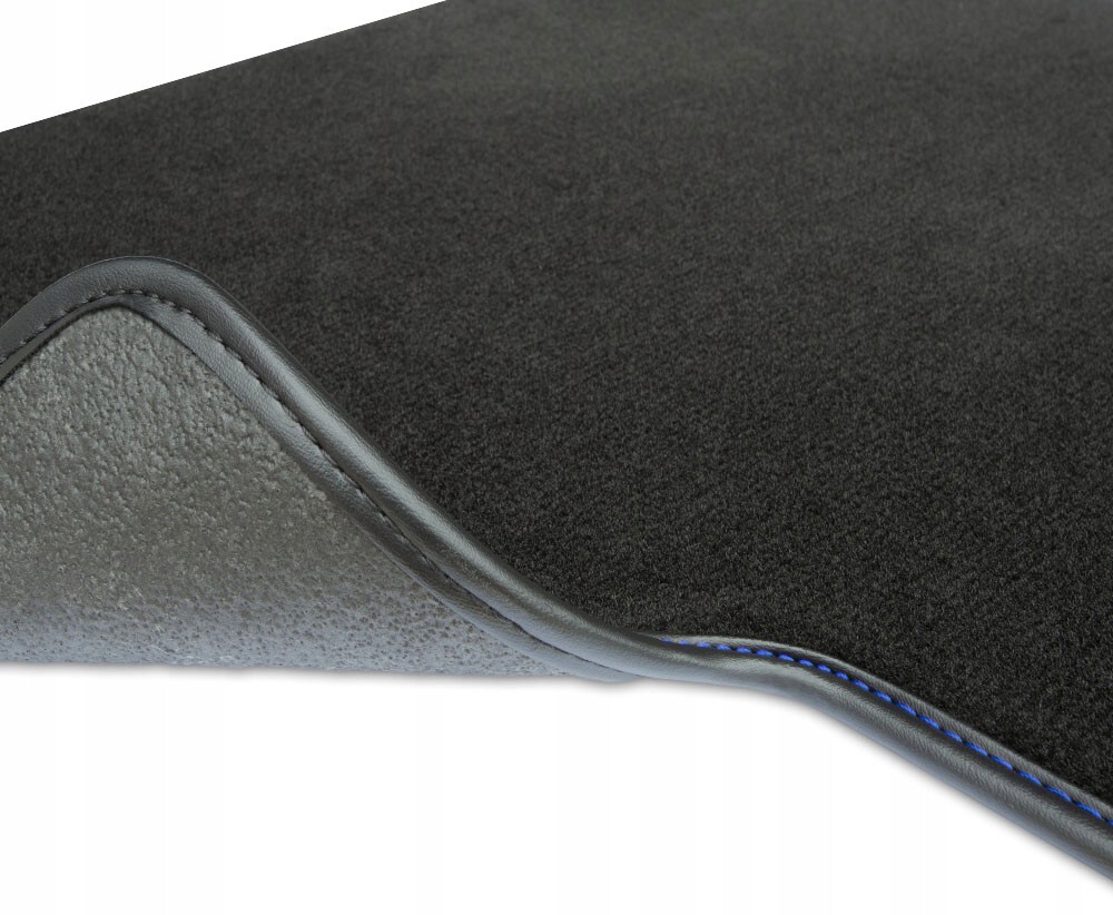 Tapis bleu en moquette pour protéger la Citroen C-Zero 2010