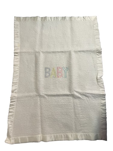 Vintage gesteppte Babydecke Satinborte weiß # 19460 52X36