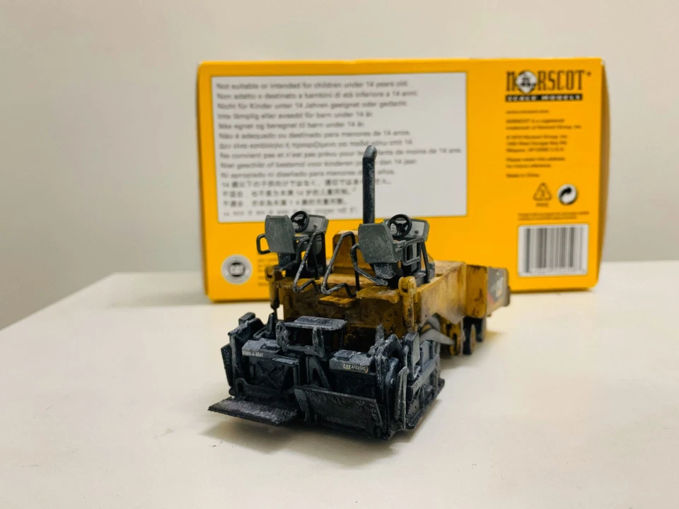 Norscot Cat AP600D Asphalt Paver Muddy Edition 1:50 Scale DieCast Model 55259 - Image 3 of 4