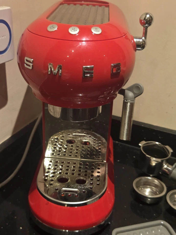 Smeg ECF01, photo 2 of 5