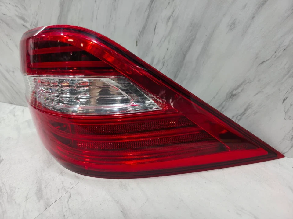 MERCEDES BENZ ML350 ML550 2012-2019 LUZ TRASERA EXTERIOR OEM LADO DERECHO DEL PASAJERO LED Foto 3 de 4