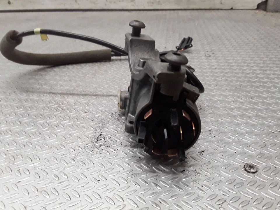 Ford Galaxy 2000 Diesel Ignition barrel lock 4B0905851B DEV478076 - Image 3 of 4