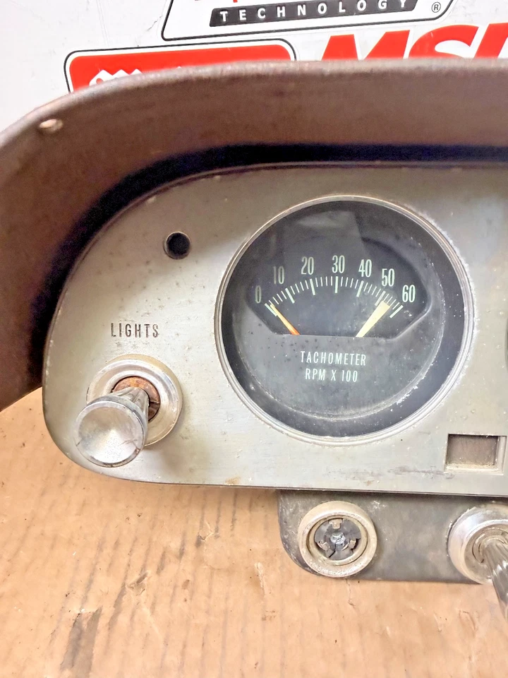 Chevrolet Corvair Monza Spyder 1962-64 probado velocímetro con llave Foto 2 de 4