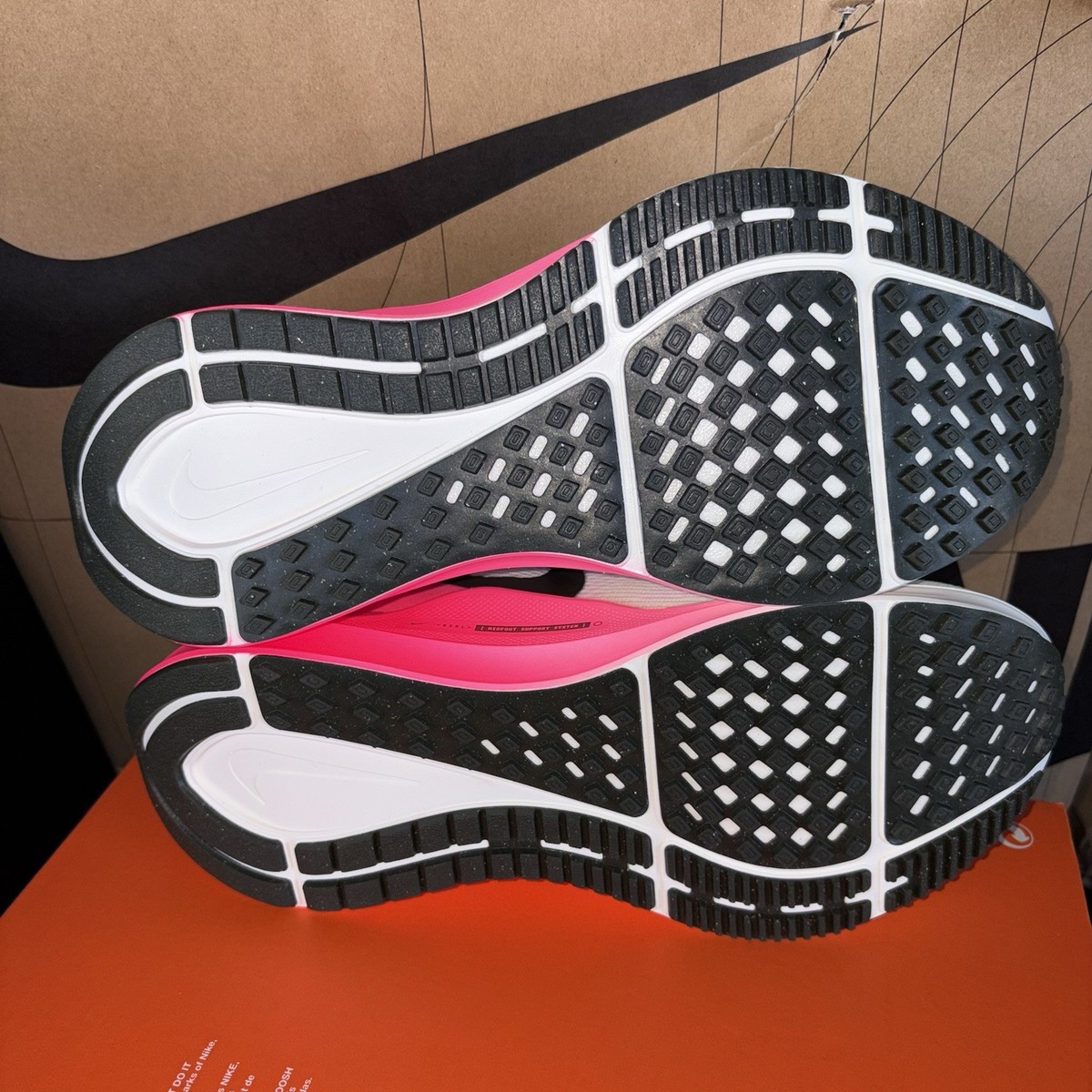 NEW Nike Air Zoom Structure 25 Sail Hyper Pink IB7451-100 Men Size 12 Nike Structure 25 Sail / Hyper Pink - Mar 2025 - IB7451-100  main image 4