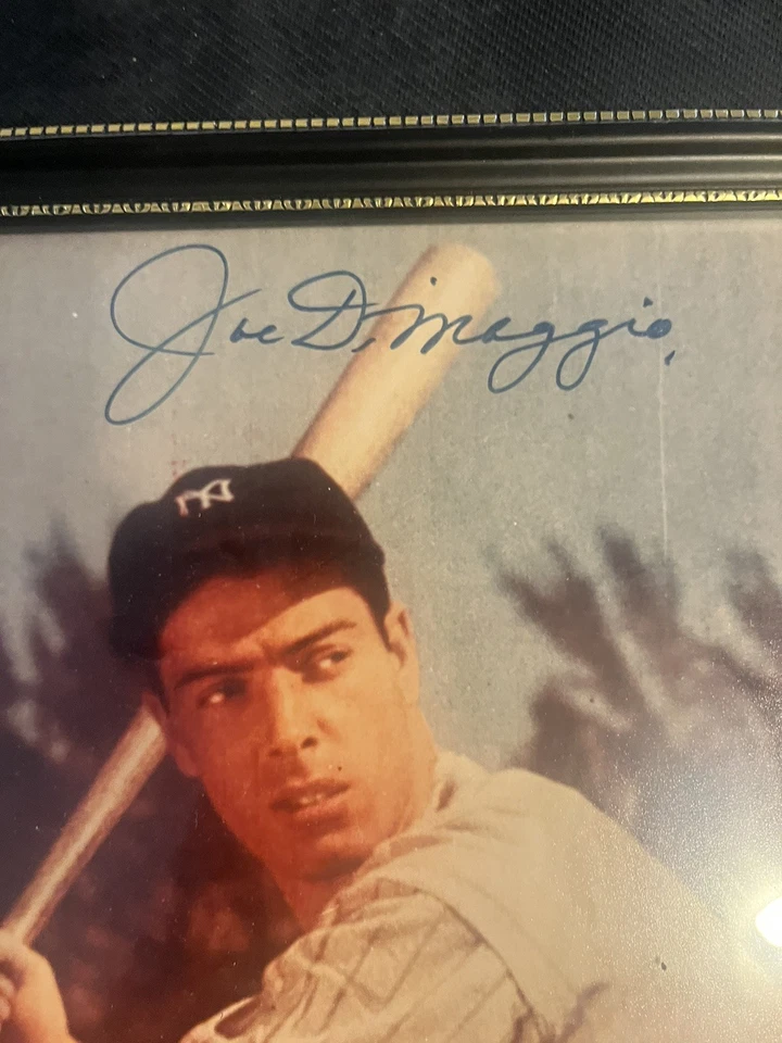Joe DiMaggio Firmado Automático 8x10 y Réplica Guante de Béisbol ¡Lote de Memorabilia! 🔥💎⚾️ Foto 2 de 4