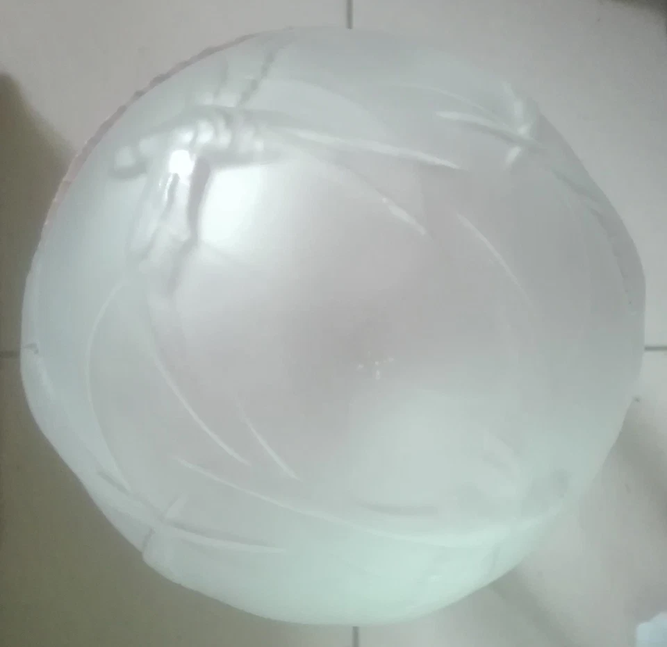 ancien globe en verre signe cla décor d'hirondelle - Photo 3/4