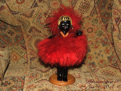 RARA MUÑECA COLECCIONABLE ANTIGUA AFRICANA WORRIER DE CELULOIDE EN MINIATURA - Imagen 7 de 8