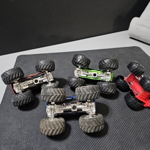Lot of 4 Monster Trucks~ Grave Digger~Superman~El Toro Loco ~ etc.... - Picture 12 of 13