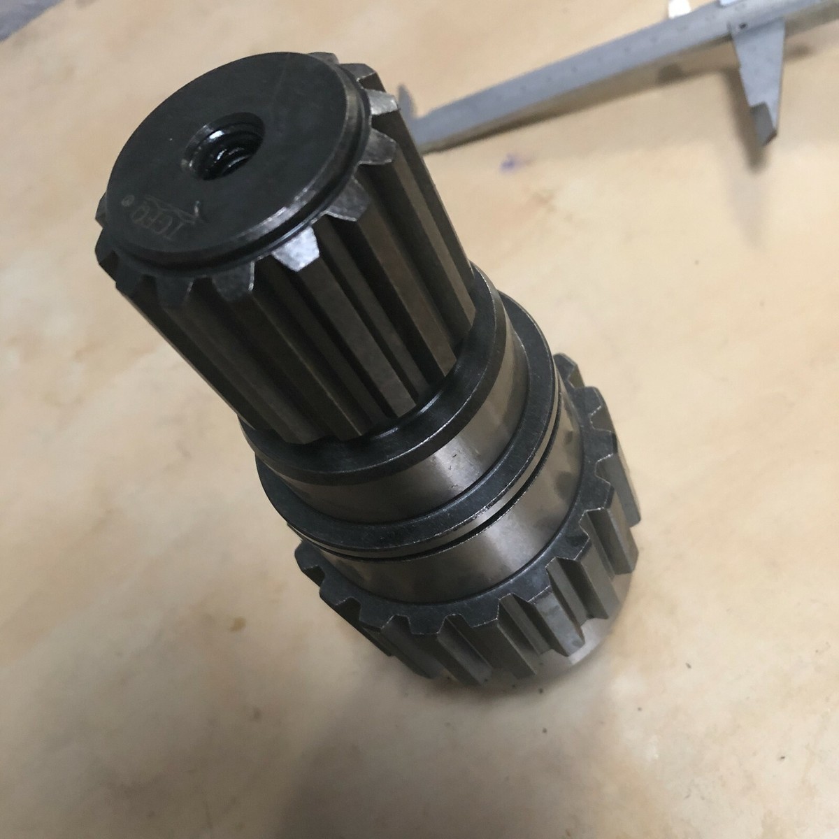 3081085 shaft center fits Hitachi zx330-3 zx350-3 zx370-3
